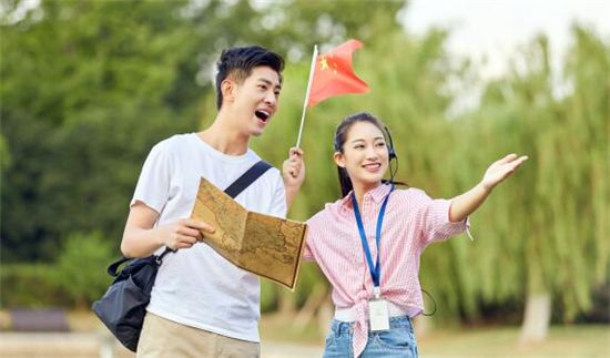 导游